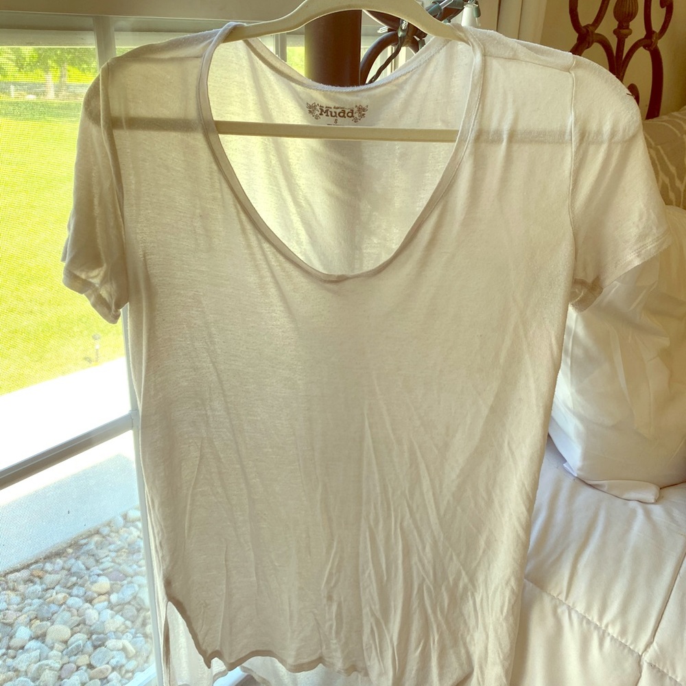 plane white shirt
